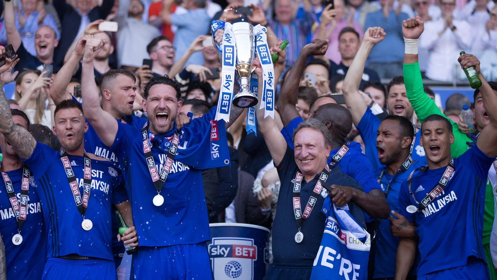 Cardiff City Teams Up With Spreadex For Another Season!